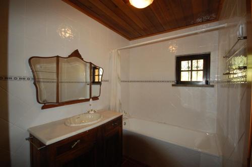 Kupatilo u objektu Quinta do Julião