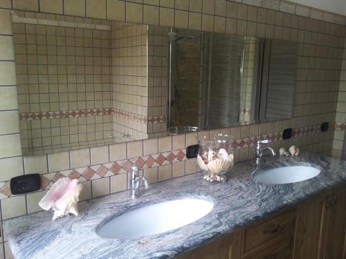Ένα μπάνιο στο Sopra le Laure B&B