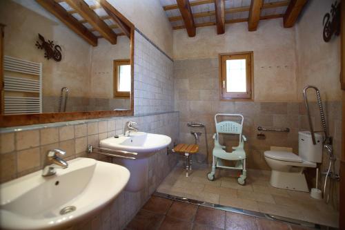 Ванна кімната в Entre Roures