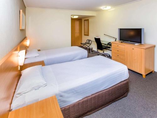 TV a/nebo společenská místnost v ubytování ibis Styles Canberra Eagle Hawk