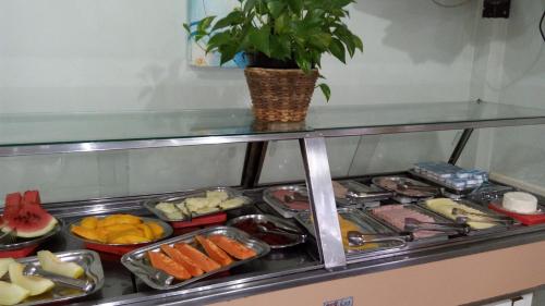 ホテルの敷地内または近くでの食事または食べ物