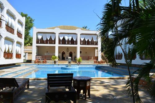 Bazén v ubytování Kilili Baharini Resort & Spa nebo v jeho okolí