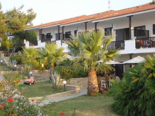 Κήπος έξω από το Villa Madeleine Tower View
