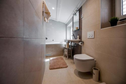 Bilik mandi di Luxury Studio '936'