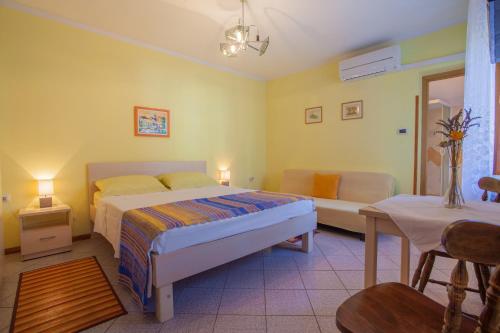 Gallery image of Rooms Ester in Cres