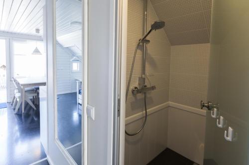 Phòng tắm tại Käsmu Võrkneeme Apartments