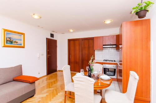 Apartment Lucija by the beach
