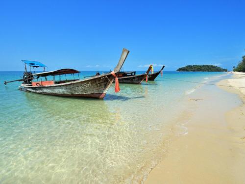 Dusit Thani Krabi Beach Resort — Beach