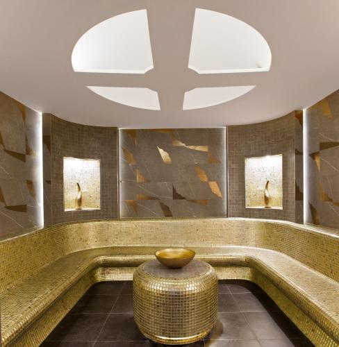 Ruang duduk di NG Afyon Wellness & Convention