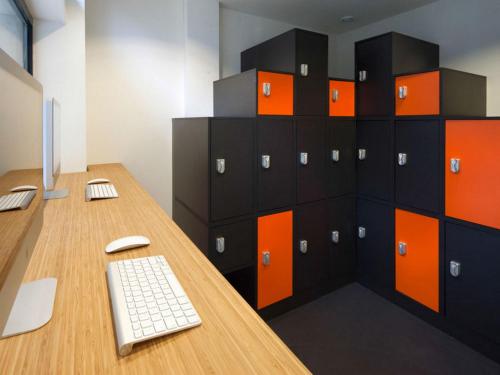 Фотография из галереи easyHotel Amsterdam City Centre South в Амстердаме
