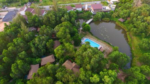 Bazén v ubytování The Touch Green Naiyang Hotel & Fitness nebo v jeho okolí