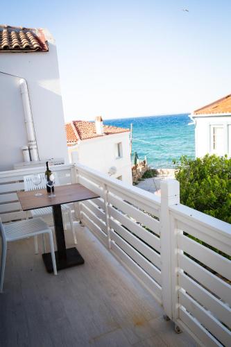 Γενική θέα στη θάλασσα ή θέα στη θάλασσα από  αυτό το ξενοδοχείο