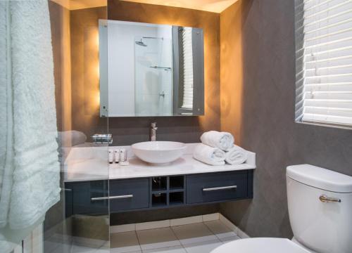 Bilik mandi di Madeline Grove Bed & Breakfast