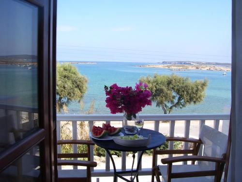 Gallery image of Roussos Beach Hotel in Naousa
