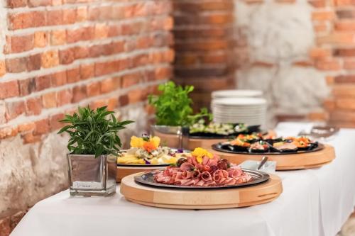 Jídlo v hotelu nebo okolí