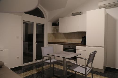 Gallery image of mk apartments nin in Vrsi
