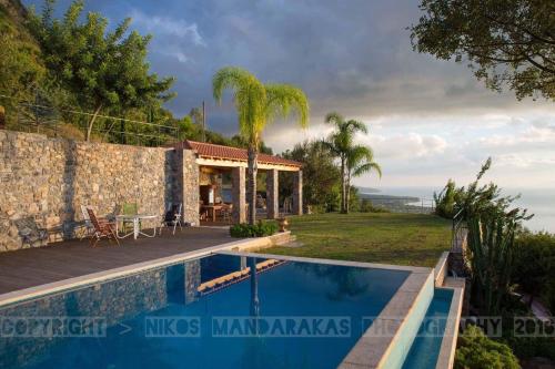 Villa Mos