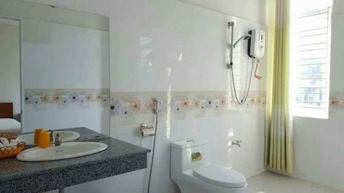 Phòng tắm tại Cong Doan Gia Lai Hotel