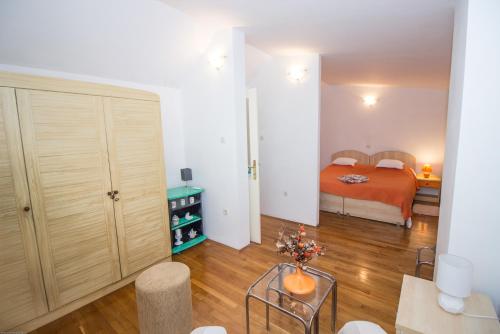 Apartments Kuća Mala