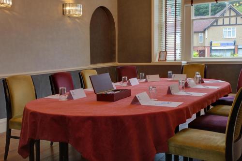 Un lugar para sentarse en Best Western Moore Place Hotel
