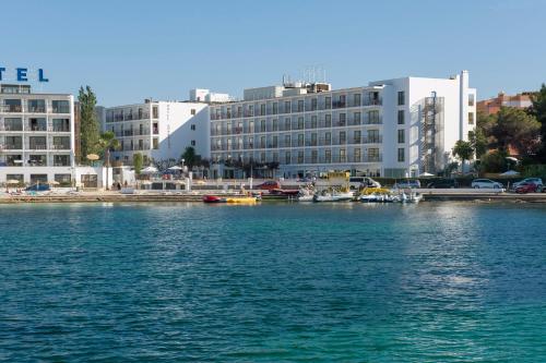 Hotel Vibra San Remo, Bahia de Sant Antoni – Bijgewerkte ...