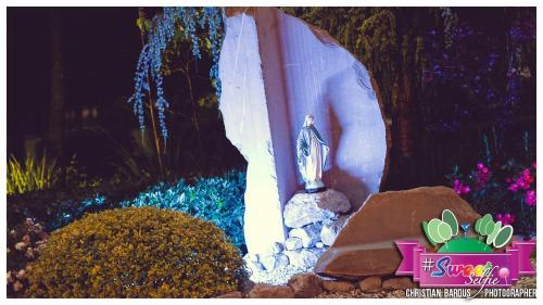 a statue of a woman in a garden at Dogana Vecchia - Hotel & Residence B&B Ristorante & Pizzeria in Trivignano Udinese