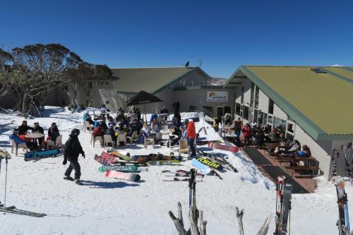 Gallery image of Sundeck Hotel in Perisher Valley