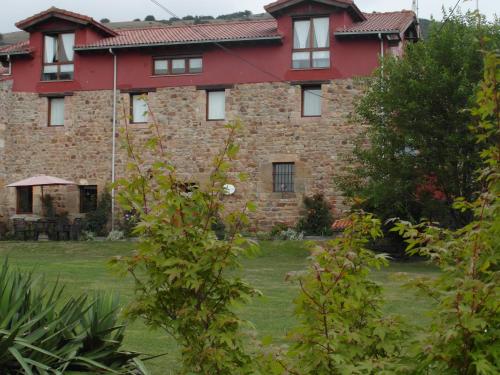 Κήπος έξω από το Albergue La Torre