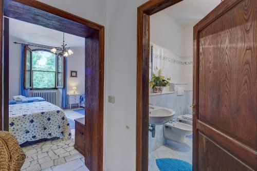 Bathroom sa La Loggetta - Chianti apartments
