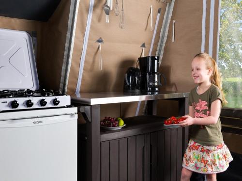 Una cocina o zona de cocina en Country Camp camping Nommerlayen