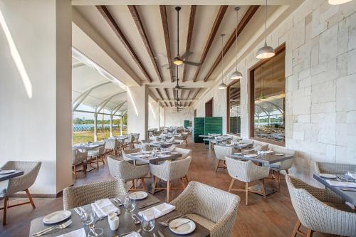 Restoran atau tempat lain untuk makan di Grand Lido Negril Au-Naturel, An Autograph Collection All-Inclusive Resort - Adults Only