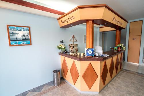 Dionisos Hotelのロビーまたはフロント