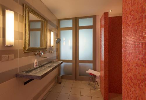 Vonios kambarys apgyvendinimo įstaigoje Short stay Appartement Dependance Rotterdam