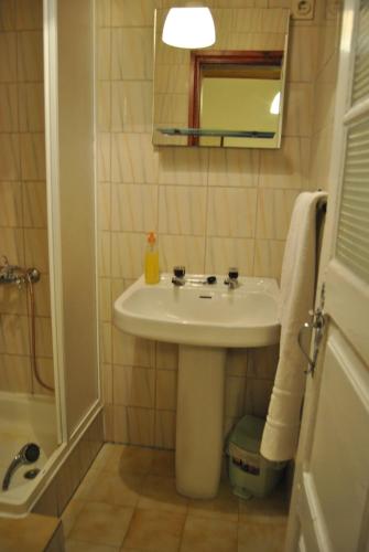 Kylpyhuone majoituspaikassa Casa da Cruz