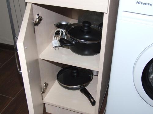  Apartment Paronyan 22 -  Room  picture :   Tea/Coffee maker    Shower    TV                           