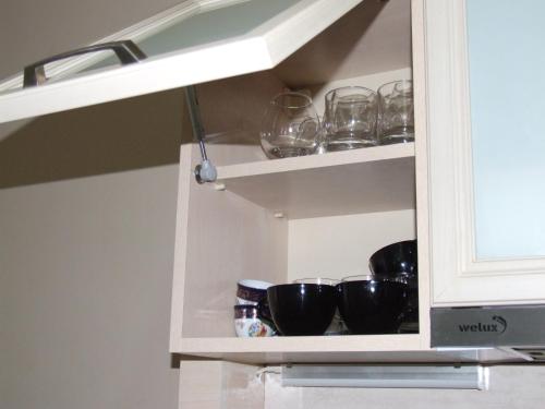  Apartment Paronyan 22 -  Room  picture :   Tea/Coffee maker    Shower    TV                           