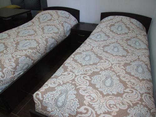  Apartment Paronyan 22 -  Room  picture :   Tea/Coffee maker    Shower    TV                           