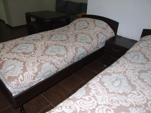  Apartment Paronyan 22 -  Room  picture :   Tea/Coffee maker    Shower    TV                           