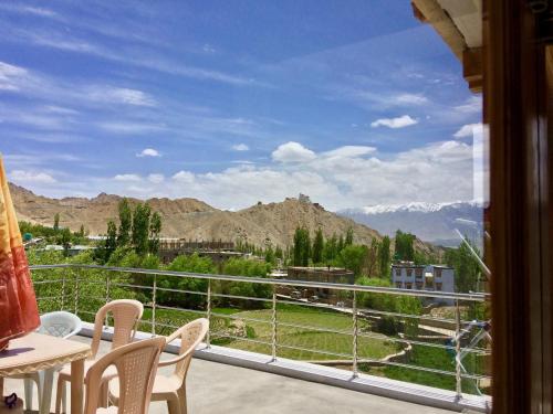 Gallery image of Heschuk Guest House in Leh