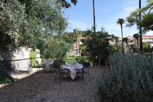 Κήπος έξω από το Hotel Villa San Giuseppe