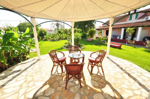 Gallery image of Tassos Apartments in Acharavi