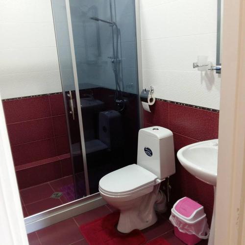 Un baño de Hotel Renesans