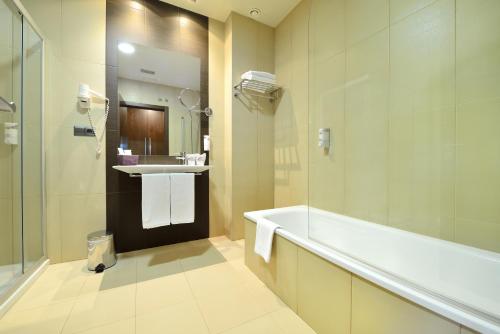 Hotel Spa Norat Torre Do Deza 4* Superiorにあるバスルーム