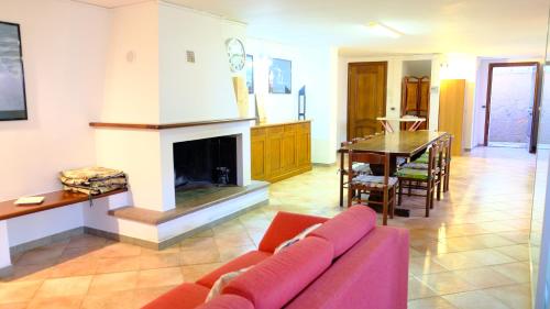 Kuchyňa alebo kuchynka v ubytovaní La Baia Casa vacanze-Seminterrato