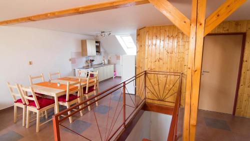 Una cocina o cocineta en APARTMÁN CABERNET