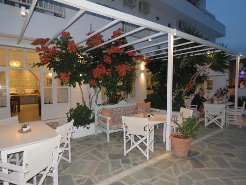 Gallery image of Corali Beach Hotel in Ios Chora