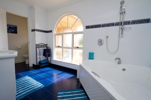 Gallery image of Rua Resort in Hamilton