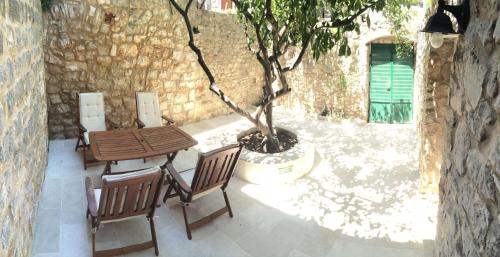 Gallery image of Authentico Deluxe Stari Grad in Stari Grad