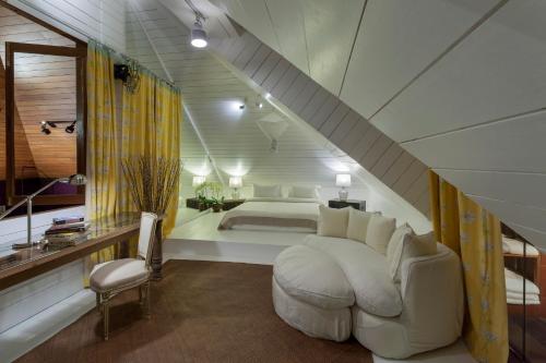 Ruang duduk di Chandra Residence