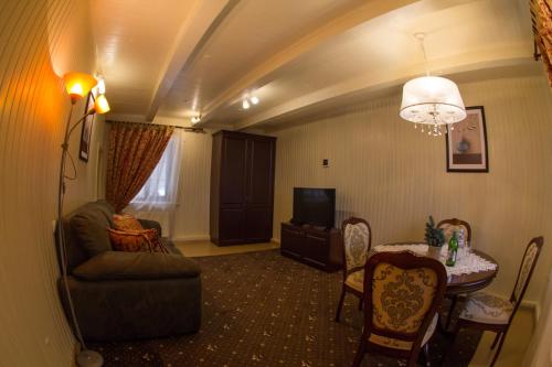 Χώρος καθιστικού στο Chudodiyevo Park- Hotel